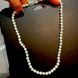 Pearl necklace. 17 inch straight.